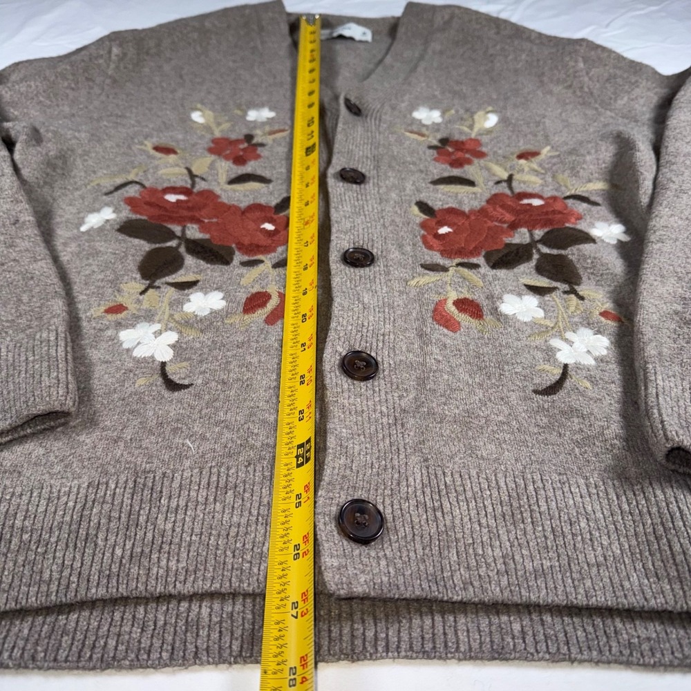 Abercrombie & Fitch Cardigan Sweater Women's Med Floral Embroidered Cottage Core - Picture 6 of 7